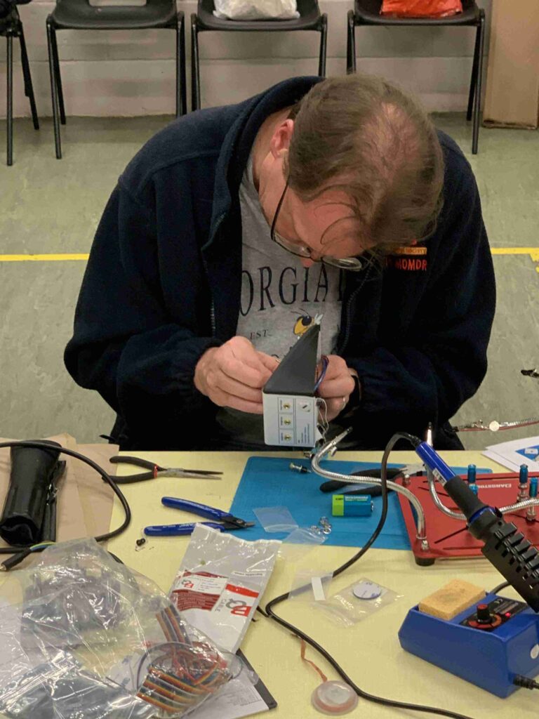 Martin M0MDR fitting keyer circuitry into the box